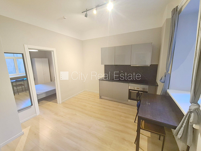 Здание во дворе, реновированный дом, закрытый двор, вход с улицы и со двора, лифт, Рига - изображение 10