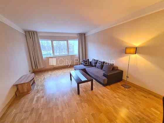 Новостройка, фасадный дом, благоустроенная озеленённая территория, закрытая Рига