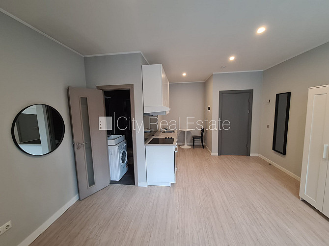 Fasādes māja, renovēta māja, slēgts pagalms, ieeja no ielas, kāpņu telpa pēc kapitālā Rīga - foto 6