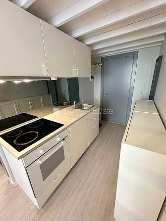 Fasādes māja, renovēta māja, slēgts pagalms, ieeja no ielas, kāpņu telpa pēc kapitālā Rīga - foto 2