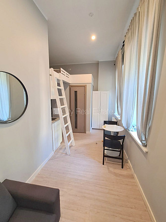 Fasādes māja, renovēta māja, slēgts pagalms, ieeja no ielas un pagalma, kāpņu telpa pēc Rīga - foto 6