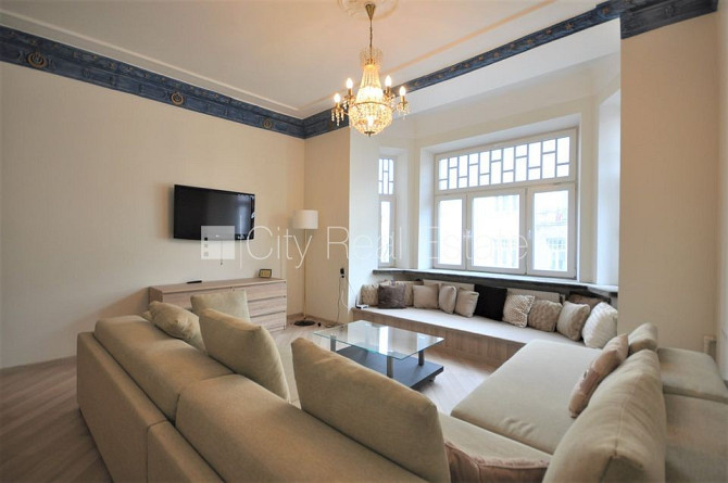 Fasādes māja, renovēta māja, ieeja no ielas, ir lifts, kāpņu telpa pēc kosmētiskā remonta, Rīga - foto 4