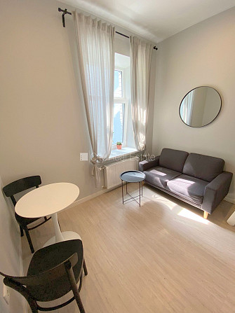 Fasādes māja, renovēta māja, slēgts pagalms, ieeja no ielas, kāpņu telpa pēc kapitālā Rīga - foto 4