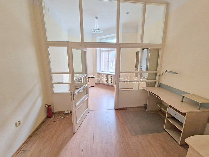 Фасадный дом, реновированный дом, вход с улицы, лифт, лестничная клетка после Рига - изображение 8