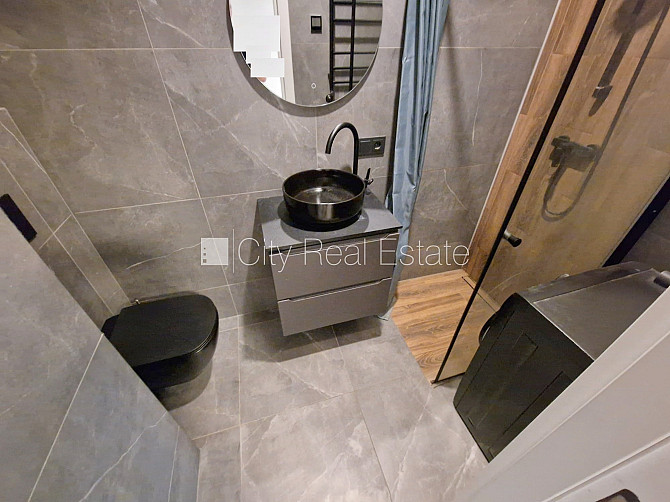 Фасадный дом, реновированный дом, закрытый двор, вход с улицы и со двора, лифт, Рига - изображение 7