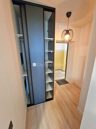 Фасадный дом, реновированный дом, закрытый двор, вход с улицы и со двора, лифт, Рига - изображение 11