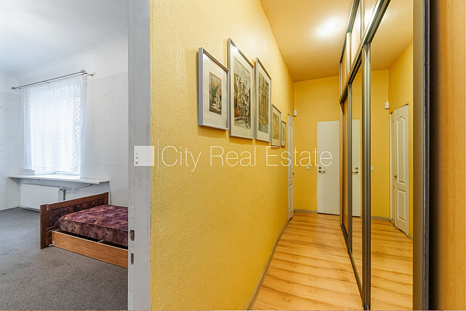 Zeme īpašumā, pagalma ēka, renovēta māja, slēgts pagalms, ieeja no ielas un pagalma, kāpņu Rīga - foto 12