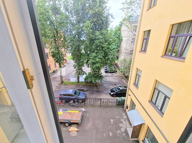 Zeme īpašumā, pagalma ēka, renovēta māja, slēgts pagalms, ieeja no ielas un pagalma, kāpņu Rīga - foto 7