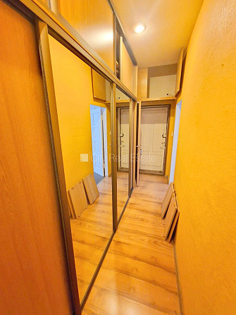 Zeme īpašumā, pagalma ēka, renovēta māja, slēgts pagalms, ieeja no ielas un pagalma, kāpņu Rīga - foto 14