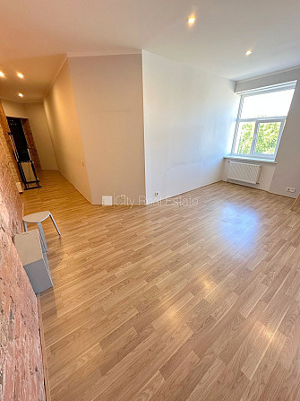 Здание во дворе, реновированный дом, закрытая территория, вход с улицы и со двора, Рига - изображение 5