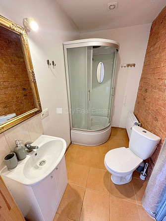 Здание во дворе, реновированный дом, закрытая территория, вход с улицы и со двора, Рига - изображение 6