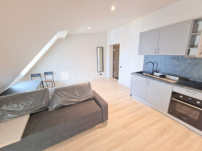 Фасадный дом, реновированный дом, закрытый двор, вход с улицы, мансарда, лифт, Рига - изображение 3