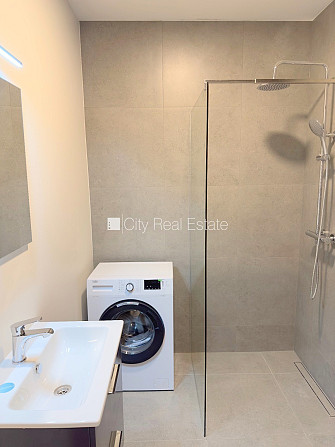 Здание во дворе, реновированный дом, закрытый двор, вход с улицы и со двора, Рига - изображение 13