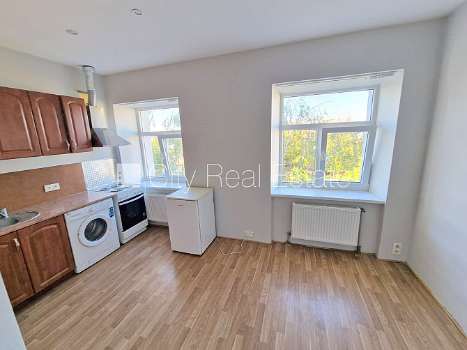 Фасадный дом, реновированный дом, закрытый двор, вход с улицы, лестничная клетка Рига - изображение 4