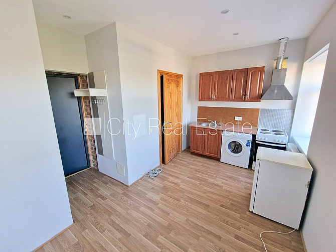 Фасадный дом, реновированный дом, закрытый двор, вход с улицы, лестничная клетка Рига - изображение 1