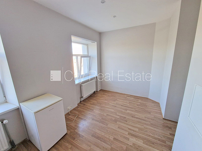 Фасадный дом, реновированный дом, закрытый двор, вход с улицы, лестничная клетка Рига - изображение 7