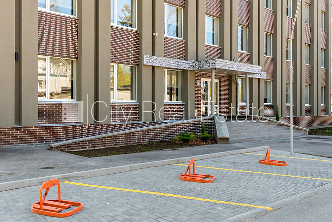 Реновированный дом, благоустроенная озеленённая территория, лестничная клетка Рига - изображение 17