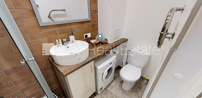 Реновированный дом, благоустроенная озеленённая территория, лестничная клетка Рига - изображение 9