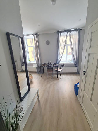 Фасадный дом, реновированный дом, вход с улицы, лестничная клетка после Рига - изображение 15