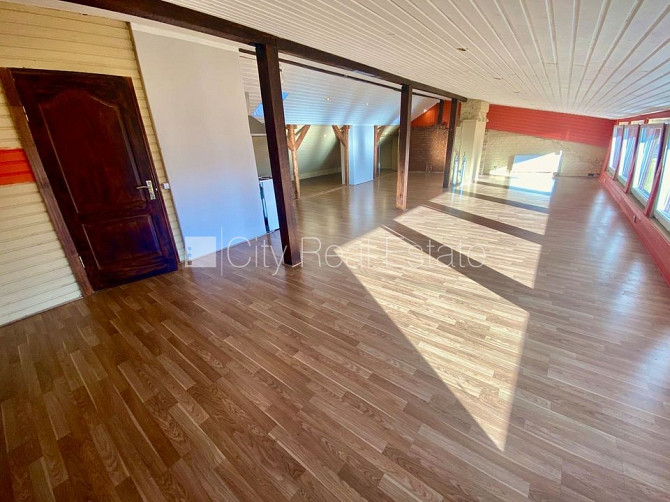 Здание во дворе, реновированный дом, закрытый двор, вход со двора, мансарда, Рига - изображение 2