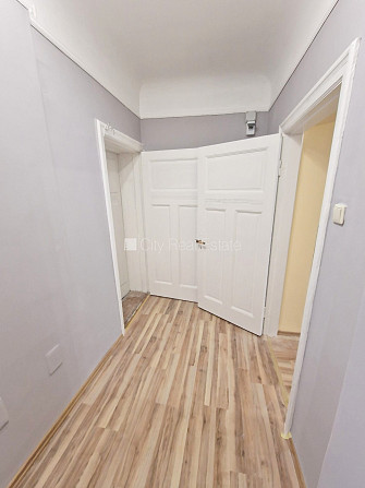 Fasādes māja, renovēta māja, slēgts pagalms, ieeja no ielas, kāpņu telpa pēc kosmētiskā Rīga - foto 17