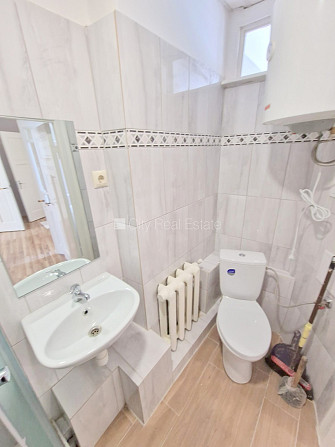 Fasādes māja, renovēta māja, slēgts pagalms, ieeja no ielas, kāpņu telpa pēc kosmētiskā Rīga - foto 20