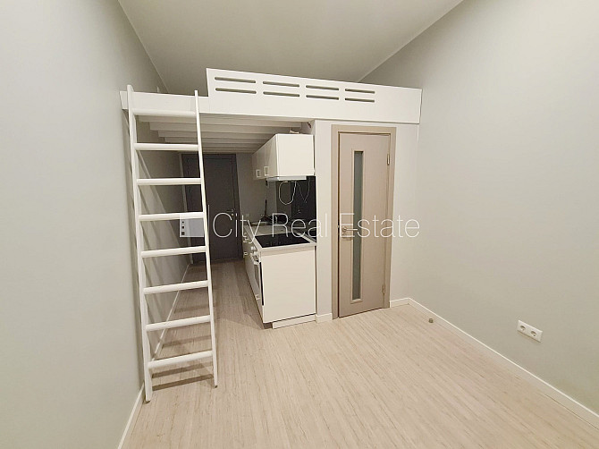 Фасадный дом, реновированный дом, закрытый двор, вход с улицы, лестничная клетка Рига - изображение 4