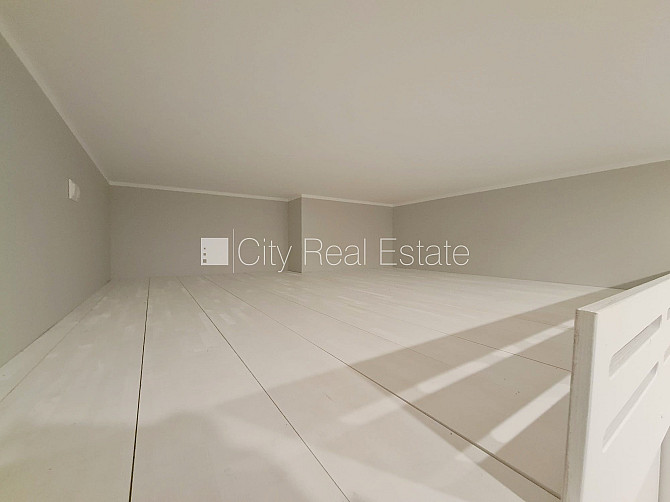 Фасадный дом, реновированный дом, закрытый двор, вход с улицы, лестничная клетка Рига - изображение 9