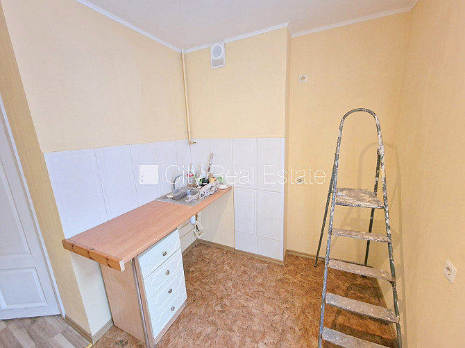 Фасадный дом, реновированный дом, вход с улицы, лестничная клетка после Рига - изображение 12