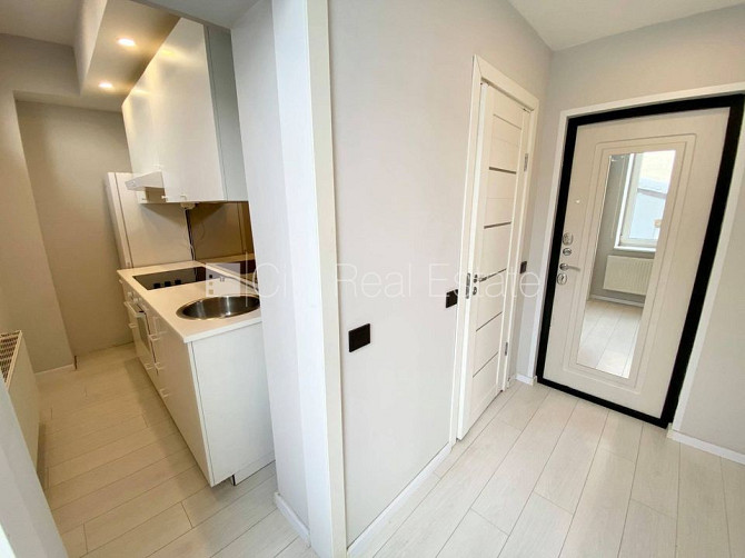 Фасадный дом, реновированный дом, вход с улицы, лифт, лестничная клетка после Рига - изображение 8