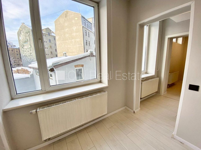 Фасадный дом, реновированный дом, вход с улицы, лифт, лестничная клетка после Рига - изображение 4