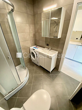 Fasādes māja, renovēta māja, slēgts pagalms, ieeja no ielas, ir lifts, kāpņu telpa pēc Rīga - foto 7