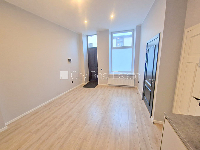 Fasādes māja, renovēta māja, slēgts pagalms, ieeja no ielas, logi vērsti uz ielas pusi, Rīga - foto 6