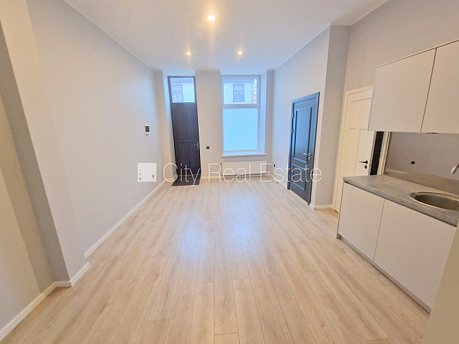 Fasādes māja, renovēta māja, slēgts pagalms, ieeja no ielas, logi vērsti uz ielas pusi, Rīga - foto 5