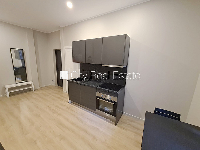 Fasādes māja, renovēta māja, slēgts pagalms, ieeja no ielas un pagalma, ir lifts, kāpņu Rīga - foto 4