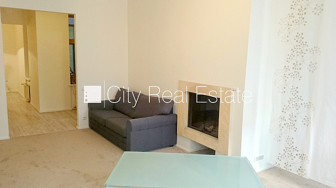 Fasādes māja, logi vērsti uz ielas pusi, guļamistabu skaits 1 gab., viena istaba izolēta, Rīga - foto 2