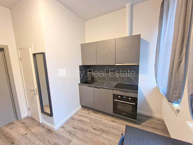 Pagalma ēka, renovēta māja, slēgts pagalms, ieeja no ielas un pagalma, kāpņu telpa pēc Rīga - foto 12