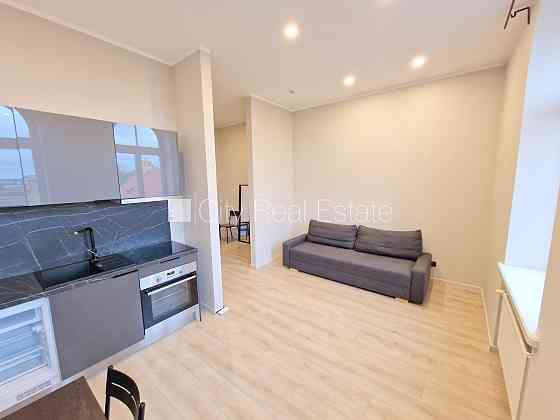 Фасадный дом, реновированный дом, закрытый двор, вход с улицы и со двора, лифт, Rīga