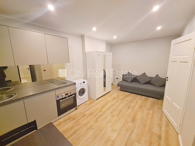 Pagalma ēka, renovēta māja, slēgts pagalms, ieeja no ielas un pagalma, kāpņu telpa pēc Rīga - foto 4