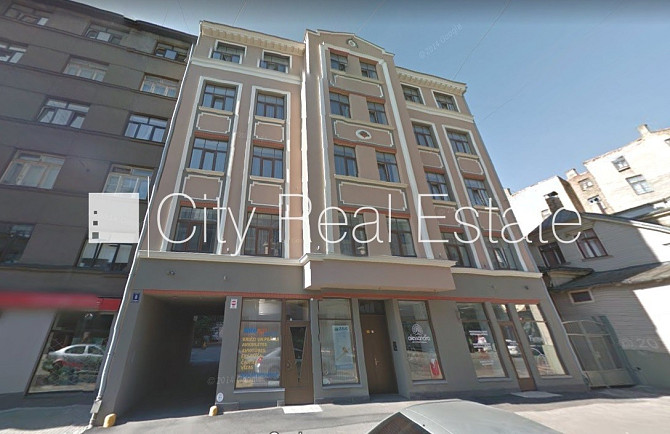 Fasādes māja, renovēta māja, slēgts pagalms, iespēja nomāt autostāvvietu, kāpņu telpa Rīga - foto 7