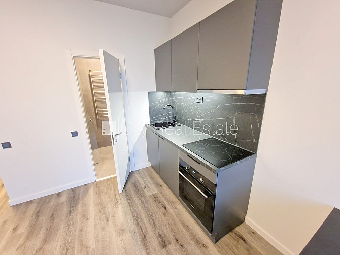 Pagalma ēka, renovēta māja, slēgts pagalms, ieeja no ielas un pagalma, kāpņu telpa pēc Rīga - foto 10