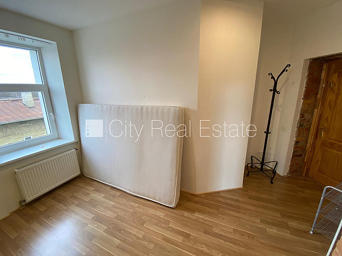 Фасадный дом, реновированный дом, закрытый двор, вход с улицы, лестничная клетка Рига - изображение 5