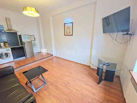 Проект - Aleksandra Čaka 33 (Александра Чака 33), здание во дворе, закрытый двор, вход со Рига