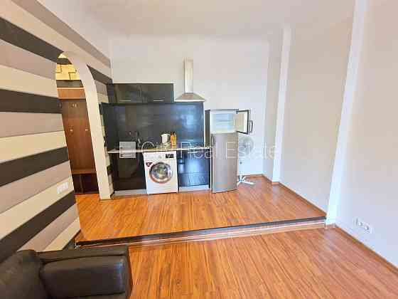 Проект - Aleksandra Čaka 33 (Александра Чака 33), здание во дворе, закрытый двор, вход со Рига