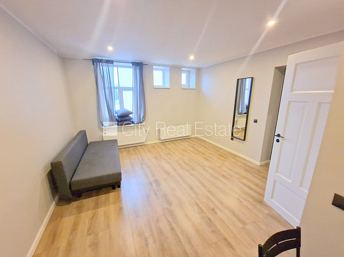 Здание во дворе, реновированный дом, закрытый двор, вход с улицы и со двора, Рига - изображение 13