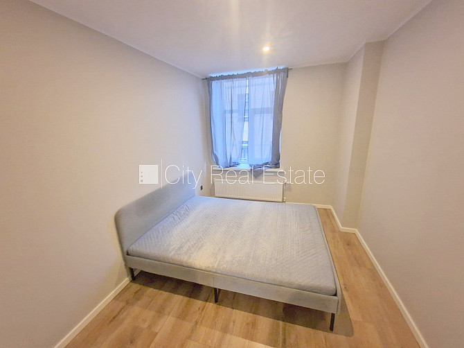 Здание во дворе, реновированный дом, закрытый двор, вход с улицы и со двора, Рига - изображение 9