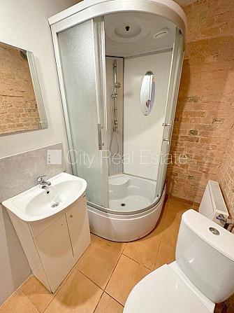 Здание во дворе, реновированный дом, закрытый двор, вход с улицы и со двора, Рига - изображение 7