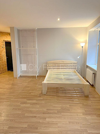 Здание во дворе, реновированный дом, закрытый двор, вход с улицы и со двора, Рига - изображение 5