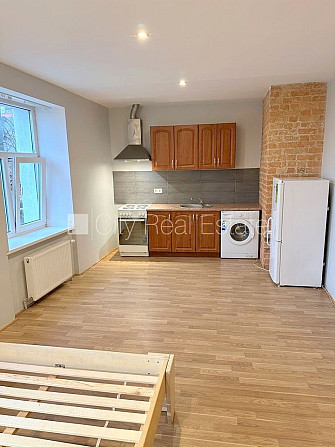 Здание во дворе, реновированный дом, закрытый двор, вход с улицы и со двора, Рига - изображение 3