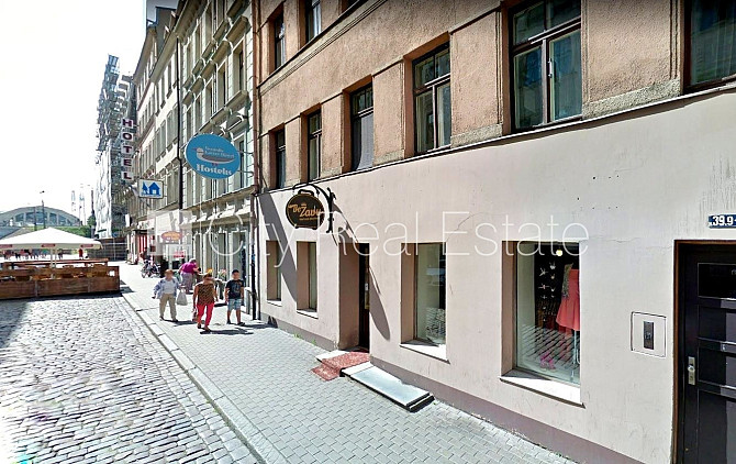 Фасадный дом, подъездная дорога покрыта брущаткoй, вход с улицы, окна выходят в Рига - изображение 11